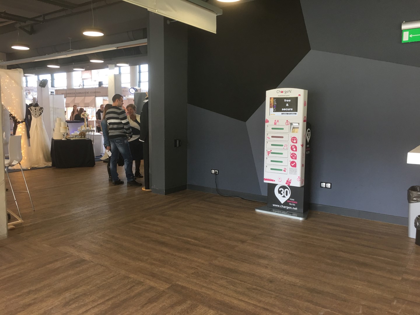 mobiltöltő állomás bérlés - Esküvő Kiállítás - Groupama Aréna